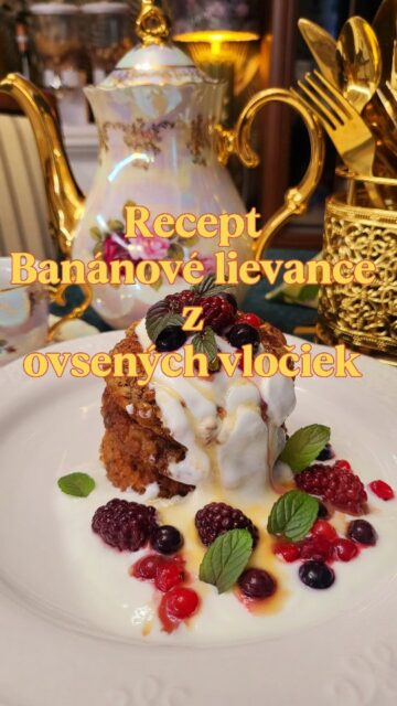 Banánové lievance bez múky? Áno! 🍌🥞 Rýchle, sýte a presne také akurát sladké. Vločky som nemlela, aby mali tú správnu textúru 🌾✨​Ingrediencie: 📝🔸 2 banány 🍌🔸 2 vajíčka 🥚🔸 1 hrnček ovsených vločiek 🥣🔸 1 ČL prášku do pečiva ✨🔸 škorica 🪵​Postup je vo videu 🎥 Stačí zmiešať, chvíľu nechať postáť a piecť dozlatista 🔥 Podávame s jogurtom a ovocím 🍇🌿🤍​Dobrú chuť! 🥰☕​#bananovelievance #raňajky #bezmuky #ovsenevlocky