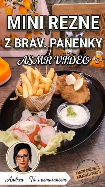 Zapnite si zvuk, stíšte myseľ a vychutnajte si toto chrumkavé mini ASMR. 🎧Varenie ako psychohygiena. Žiadny zhon, len ticho, vôňa rozohriateho masla a čistá radosť z detailu. 🪵✨Recept na šťavnaté mini rezne z panenky:Mäso: Bravčovú panenku nakrájame na hrubšie medailóniky, zľahka rozklepeme, osolíme a okoreníme.Cestíčko (tajomstvo šťavnatosti): Metličkou vymiešame vajíčko, trochu studenej vody a hladkú múku na hladké, palacinkové cestíčko.Obalenie: Mäso namočíme do cestíčka a zľahka obalíme v strúhanke.Finále: Vypražíme na rozohriatom tuku dozlatista a podávame so sviežim citrónom.Krásny večer Vám prajeVaša Andrea 🍊🧡#asmrvideo #taspomarancom #bravcovapanenka #rezne #psychohygiena