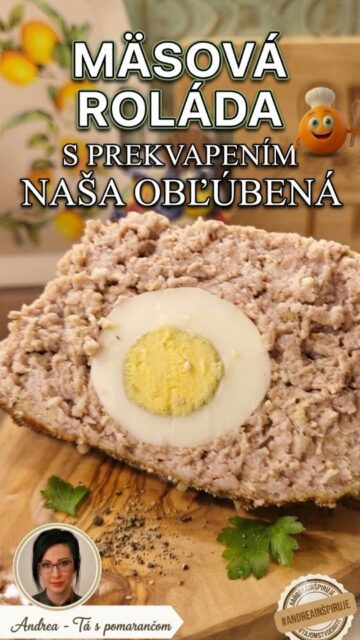 Mäsová roláda s prekvapením: Naša rodinná obľúbenkyňa! 😋🥩Pozrite si video, ako jednoducho ju pripravíte! 👇​Stručný recept:​800 g mletého mäsa ​2 vajcia sušený cesnak​Korenie na mleté mäso, majoránka, soľ, mleté čierne korenie​2 PL horčice, trocha olivového oleja a strúhanky ​3 natvrdo uvarené vajíčka​Všetky suroviny okrem vajíčok natvrdo dôkladne vymiešame v mise.​Formu vymastíme.​Do formy vrstvíme: polovica mäsovej zmesi, vajíčka natvrdo, zvyšok mäsovej zmesi.​Povrch potrieme horčicou a posypeme strúhankou.​Pečieme vo vyhriatej rúre na 180 °C približne 45 – 55 minút.Teplotu pred koncom môžeme zvýšiť, ale pozor na formu, akú teplotu znesie.​Po upečení necháme 10 minút odpočívať, potom vyklopíme a servírujeme.Dobrú chuť! 🧡🍊#masovarolada #receptzmletehomasa #obed #dnesvarim #taspomarancom